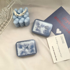 علبة عدسات لاصقة ملونة بنقشة ورود زرقاء جليدية رومانسية