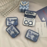 علبة عدسات لاصقة ملونة بنقشة ورود زرقاء جليدية رومانسية