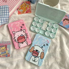 علبة عدسات لاصقة ملونة بتصميم جرو وقط نعسان