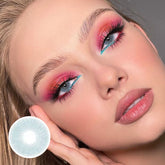 عدسات لاصقة زرقاء غير لامعة