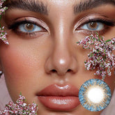 عدسات لاصقة ملونة بلون أزرق المحيط