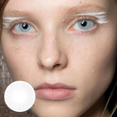 عدسات لاصقة ملونة باللون الأبيض الليموني