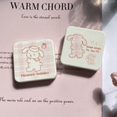 حافظة عدسات لاصقة ملونة بتصميم دب بسيط