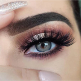 عدسات لاصقة ملونة باللون الأزرق الاحترافي